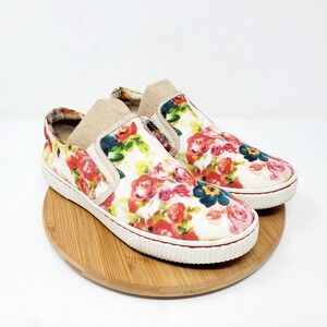 Women's Floral Slip-On Flats in Pink Multi